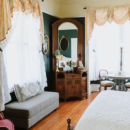 Royal Olive Manor Bed & Breakfast Sonora Exterior photo
